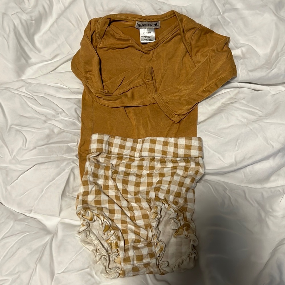 Long sleeve top with snaps and match bloomers with ruffles